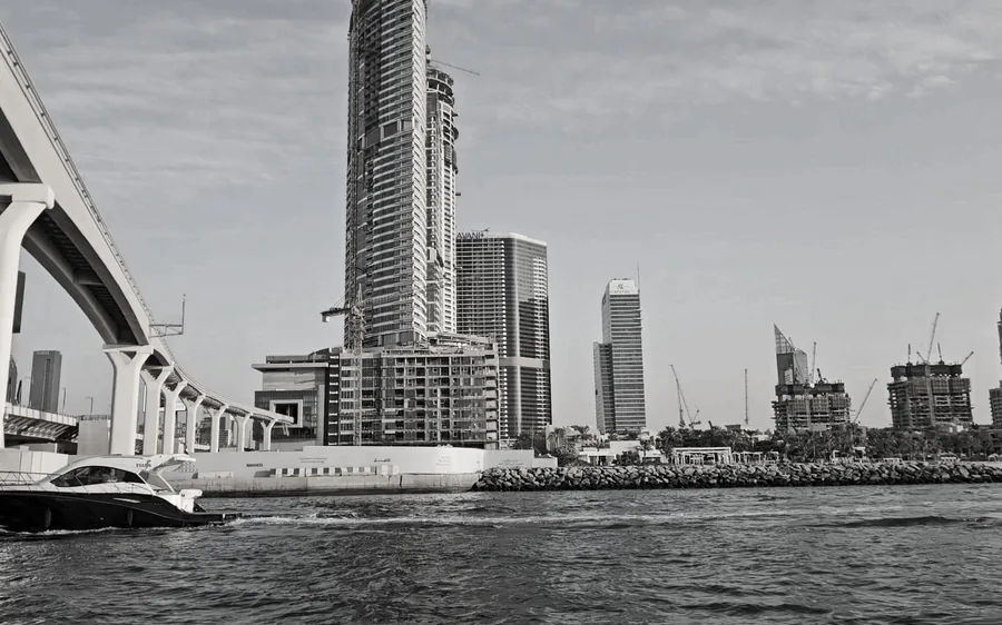 A speedboat leaving the Dubai Marina Yacht Club